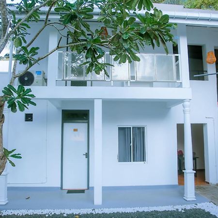 Anchorage Mirissa Hotel Екстериор снимка