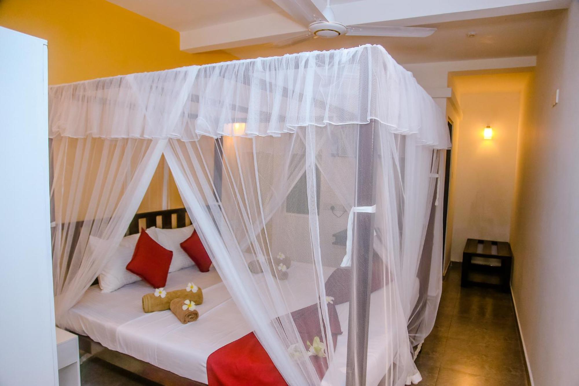Anchorage Mirissa Hotel Екстериор снимка